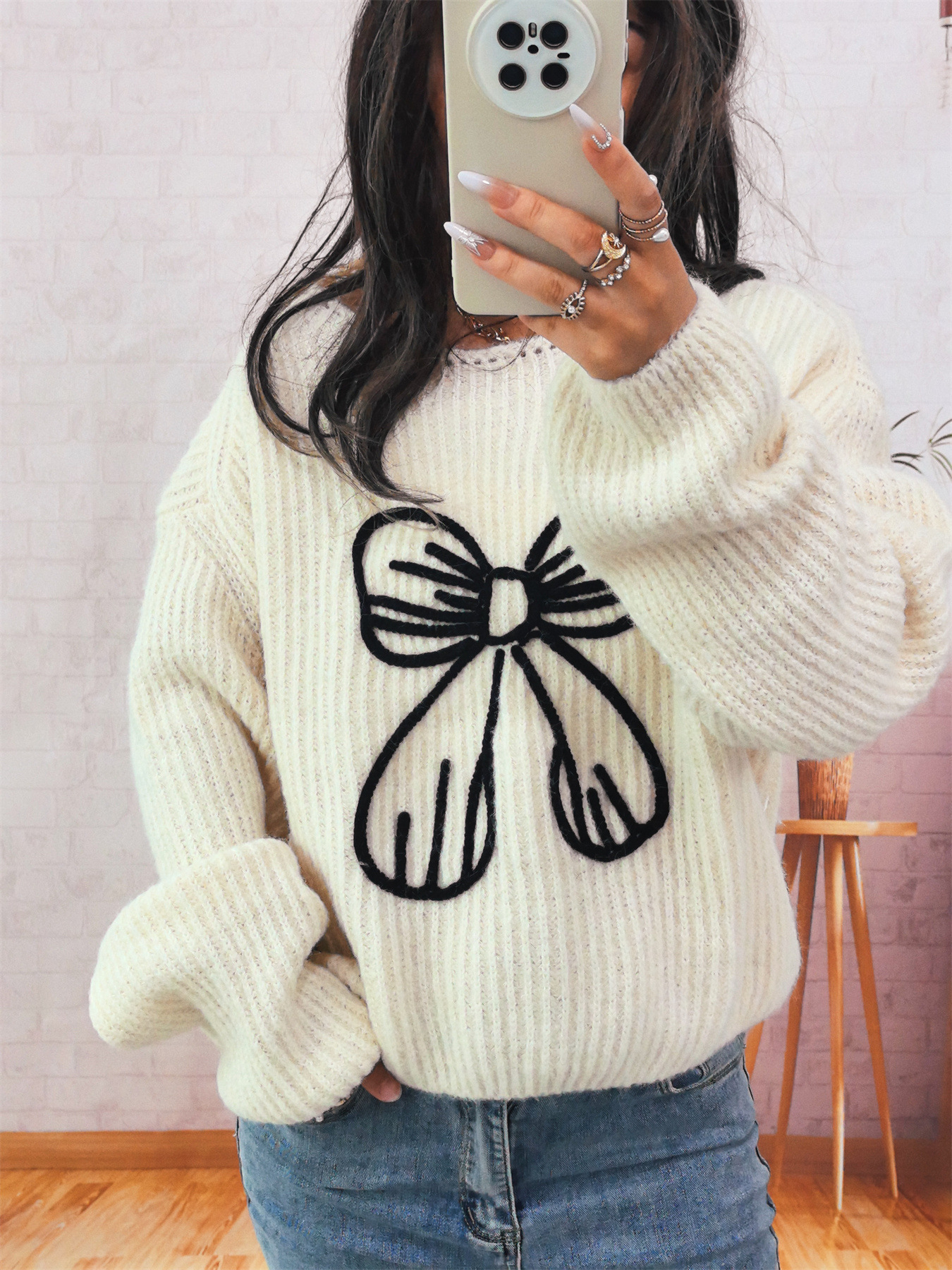 Simple Casual Bow Embroidery Decoration Knitted Long Sleeve Sweater