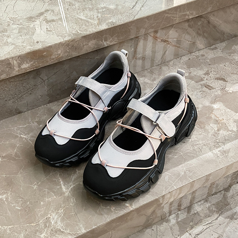 Chunky-soled Youthfully Cute Mary Jane Platforms Pumps — sole detail 1