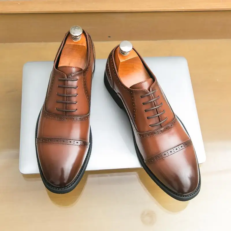 Men's Low-Top Casual British-Style Brogue Carved Lace-Up