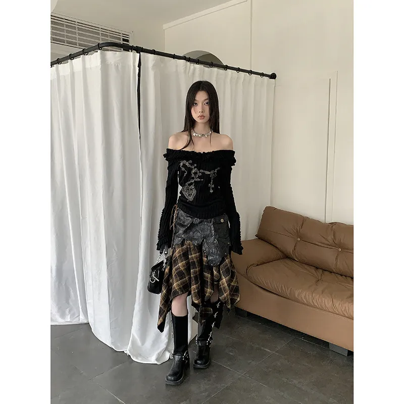 Retro Pure Desire Floral-print Off-shoulder Bell Sleeve Knitted Top - Skirt