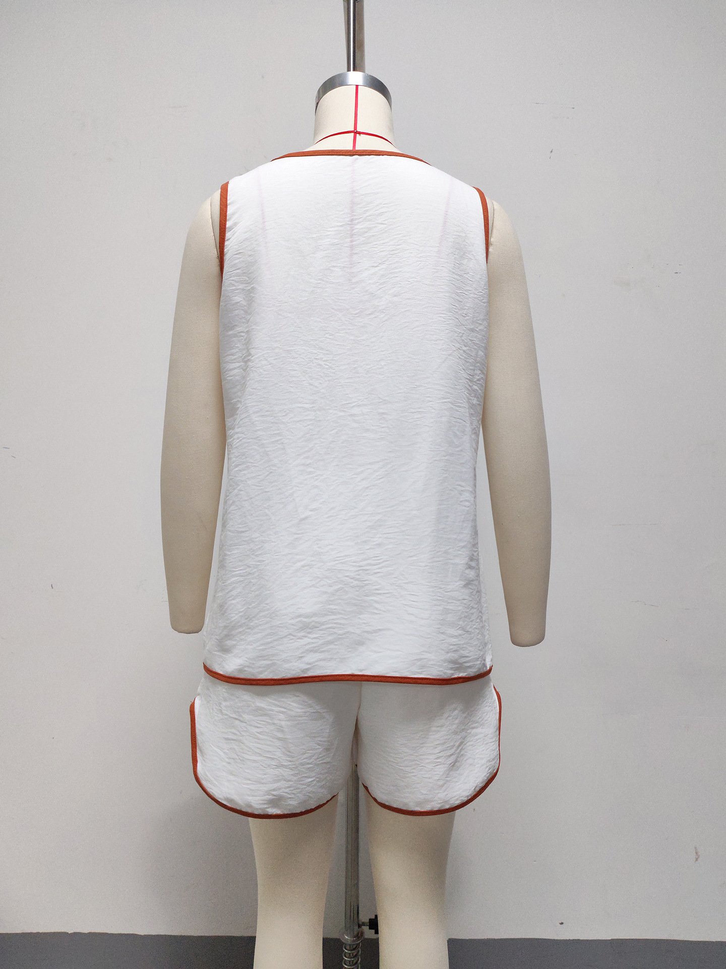 Women's tank top and shorts set in gray – back view