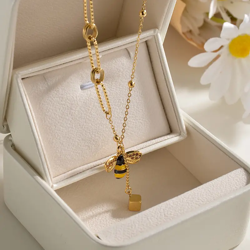 Wholesale Temperament Wild Bee Square Pendant Stitching Chain Bead String Titanium Steel Necklace