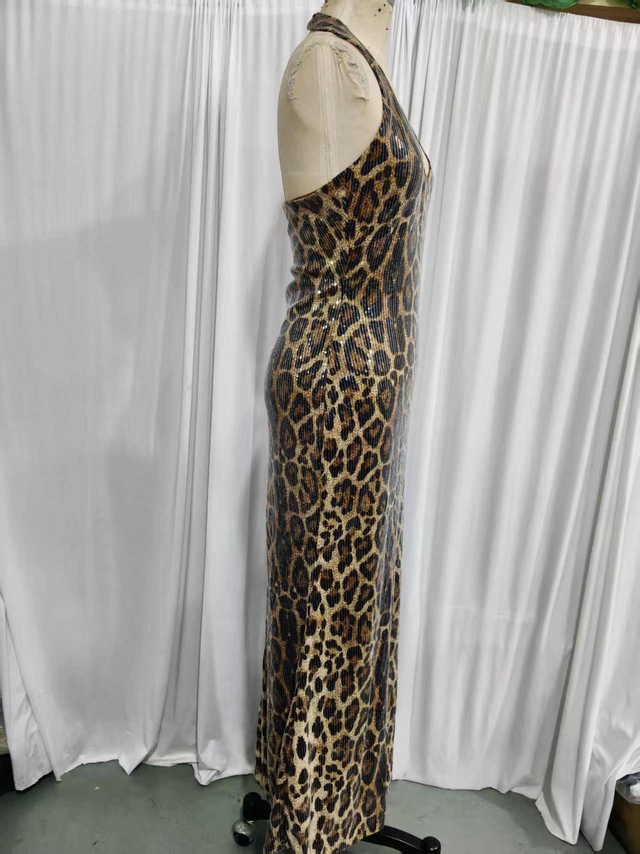 Buy Women's Clothing Online | Buy Trending Dresses for Women