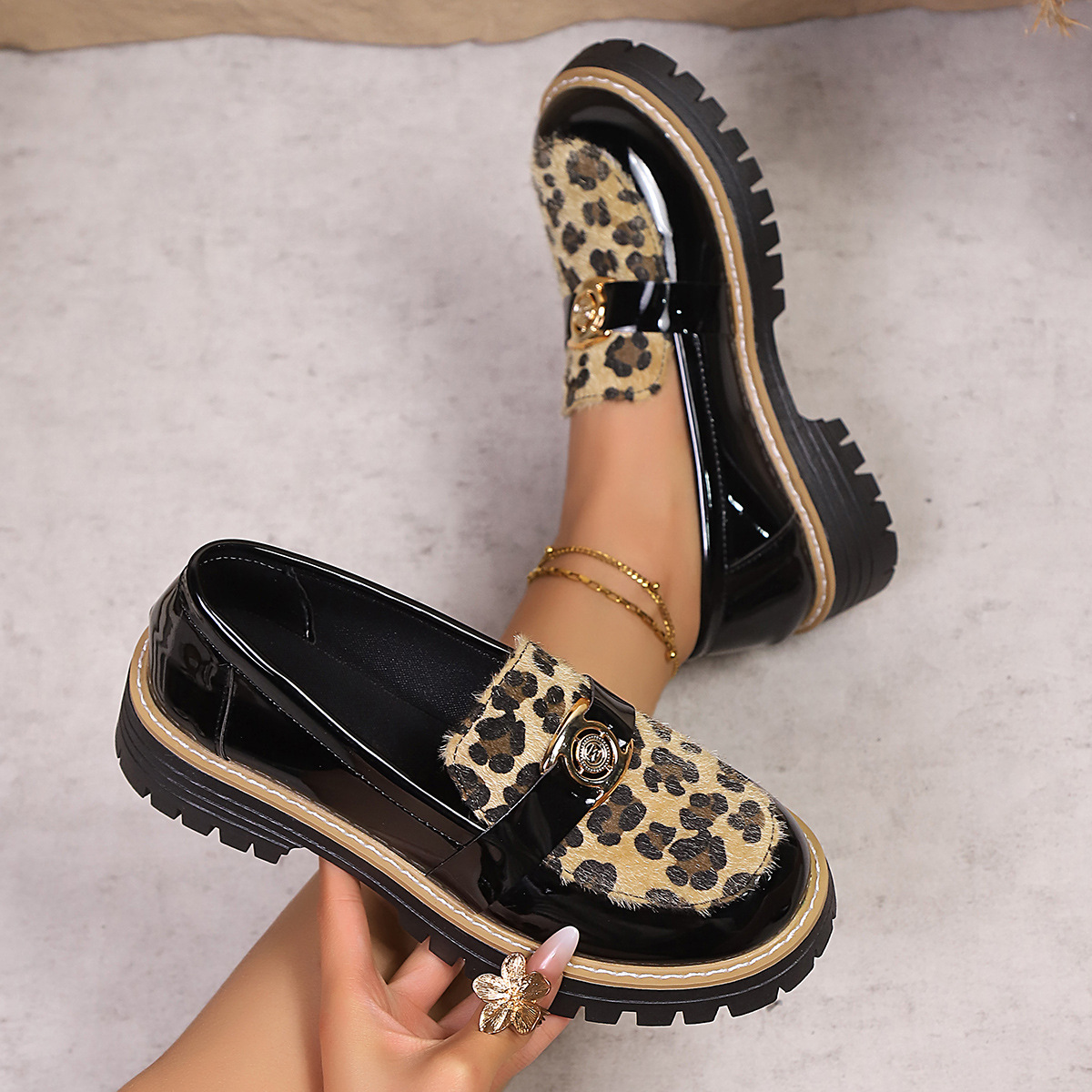 Large-size Casual Women's Shoes