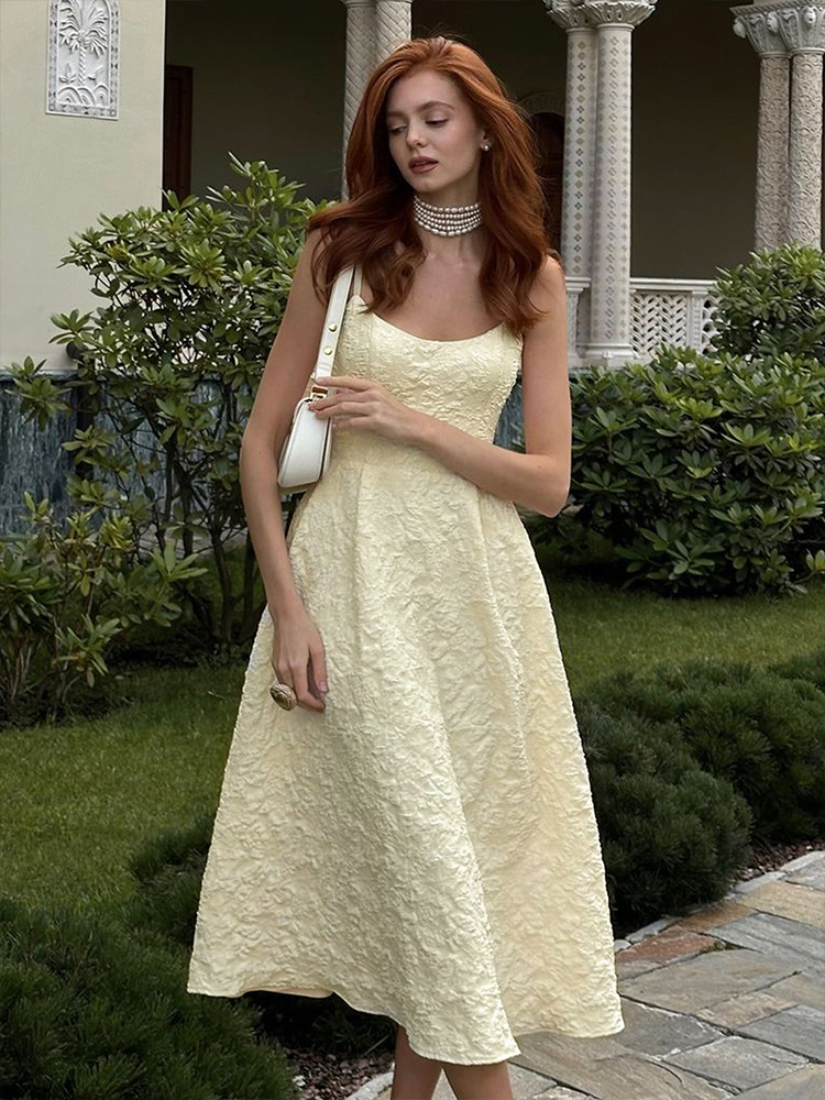 Buy Women's Clothing Online | Buy Trending Dresses for Women