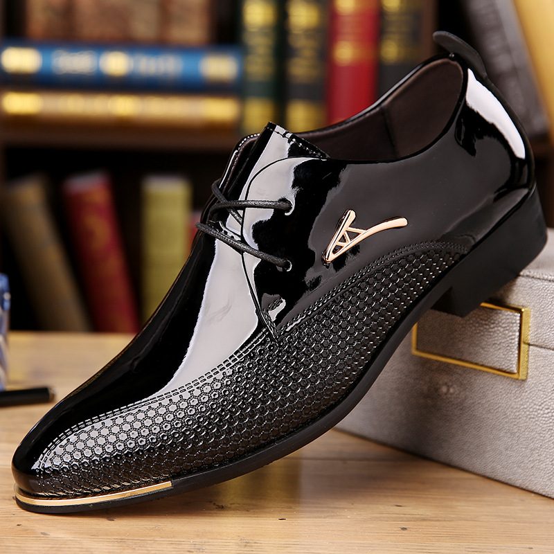 Men's Glossy Formal Pointed Toe Low Heeled Leather Shoes
