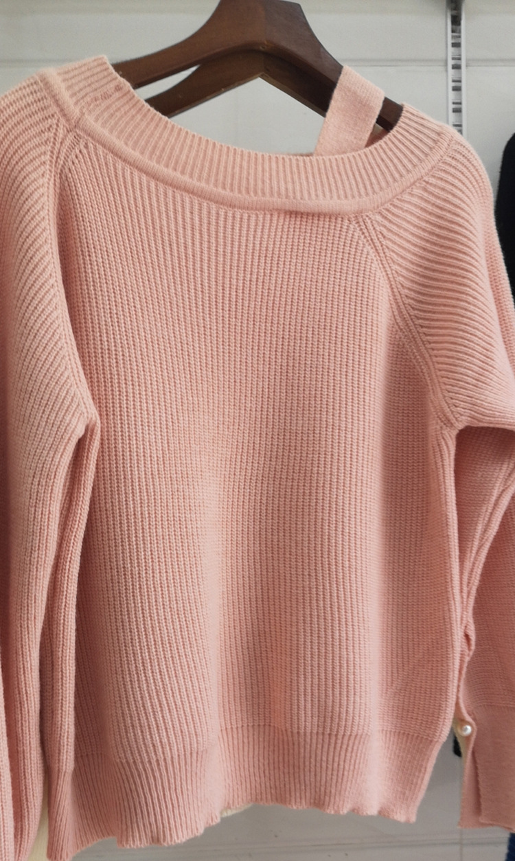 Title 3, Womens Loose Off Shoulder Sweater