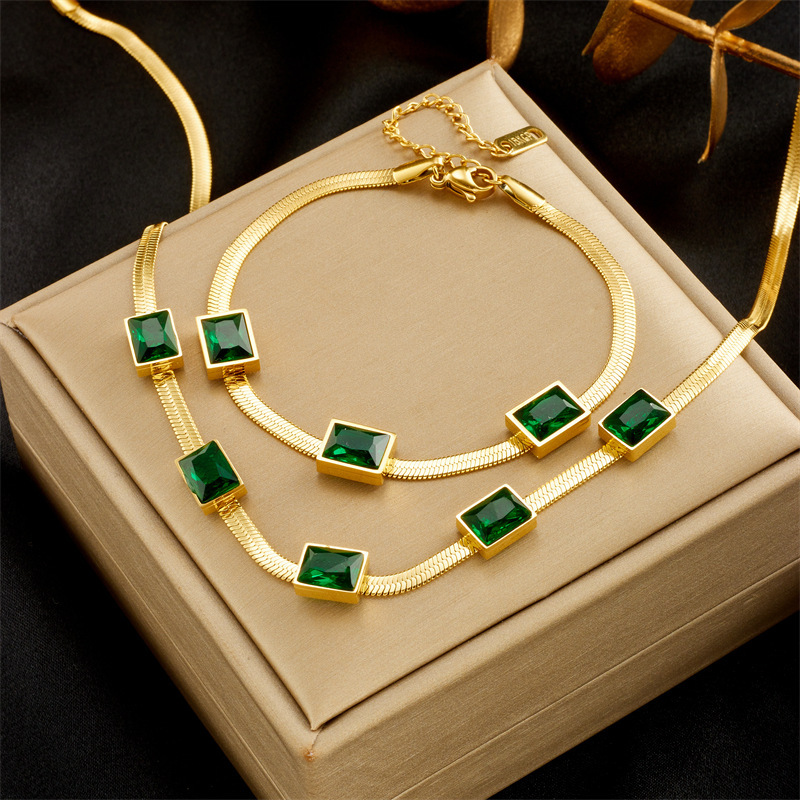 Simple Square Green Zircon Necklace