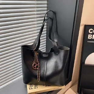 New Casual Stylish Versatile Commuter Shoulder Tote Bag Black - Shop at LoveMi