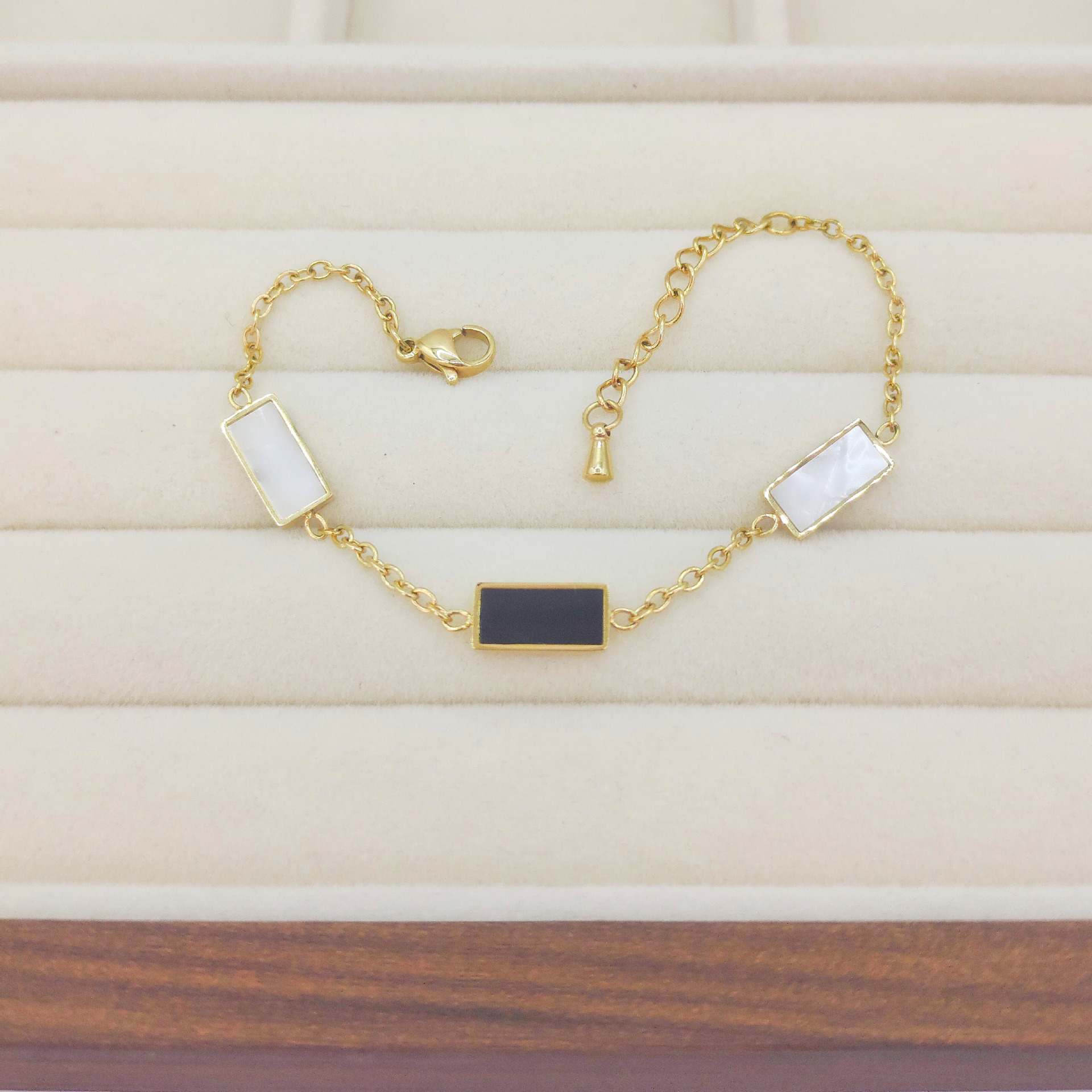 Bracelet Image 8