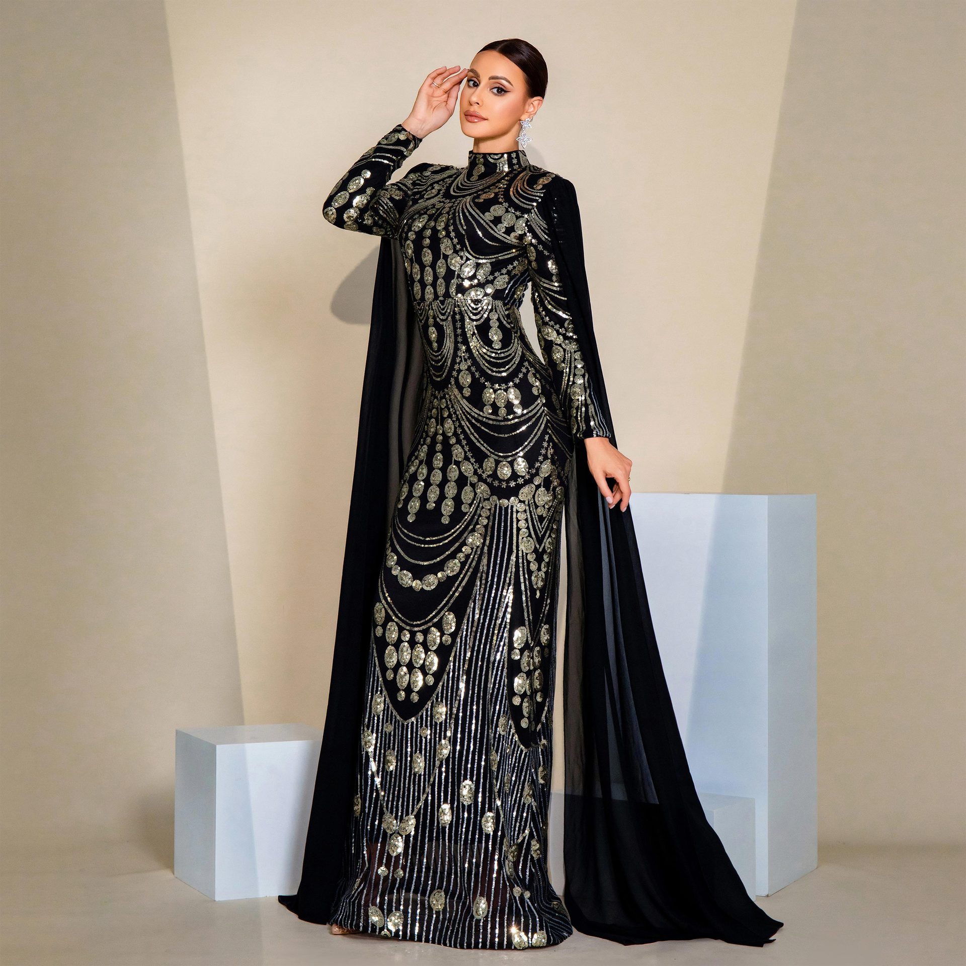 Long Sequined Long Sleeve Round Neck Banquet Dress