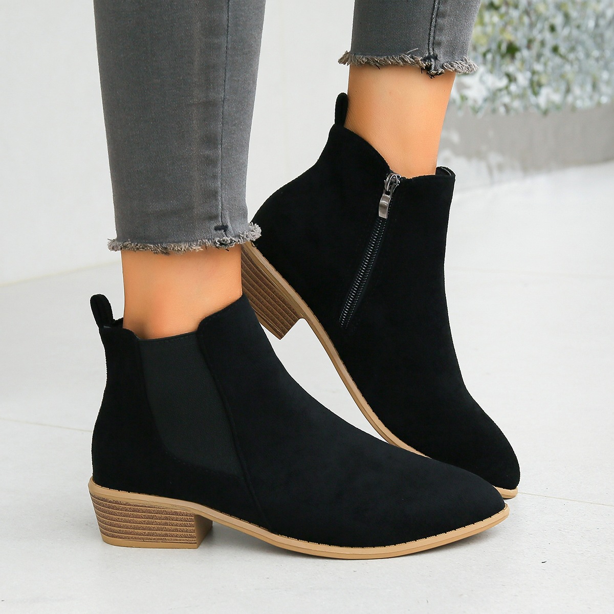 Women's Black Versatile Short Boots With A Chunky Heel