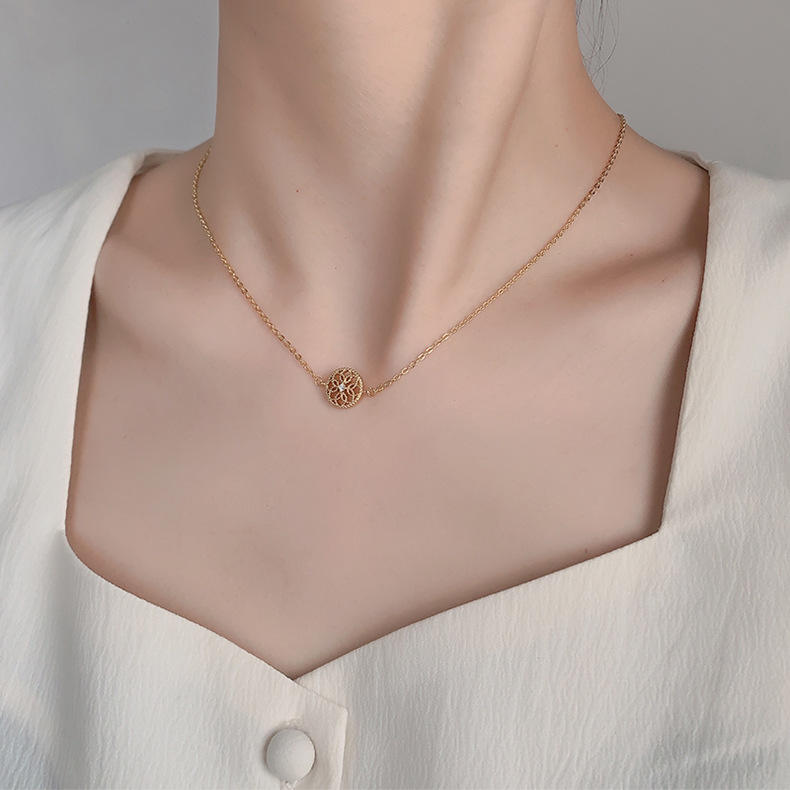 Retro Minority Design Full Diamond Disc Hollow Necklace