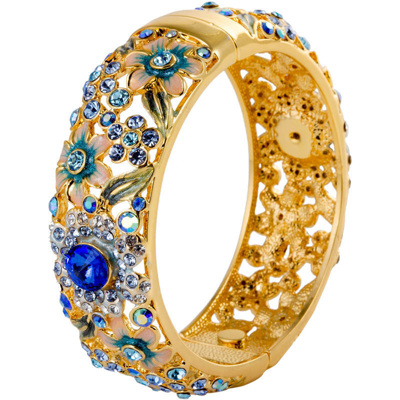 Womens Diamond-encrusted Full-circle Bracelet