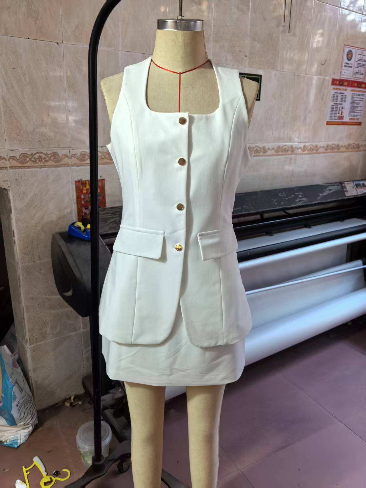 Buy Women's Clothing Online | Buy Trending Dresses for Women