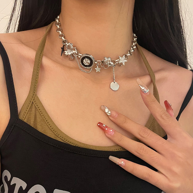 Subculture Bow Stitching Stars Necklace