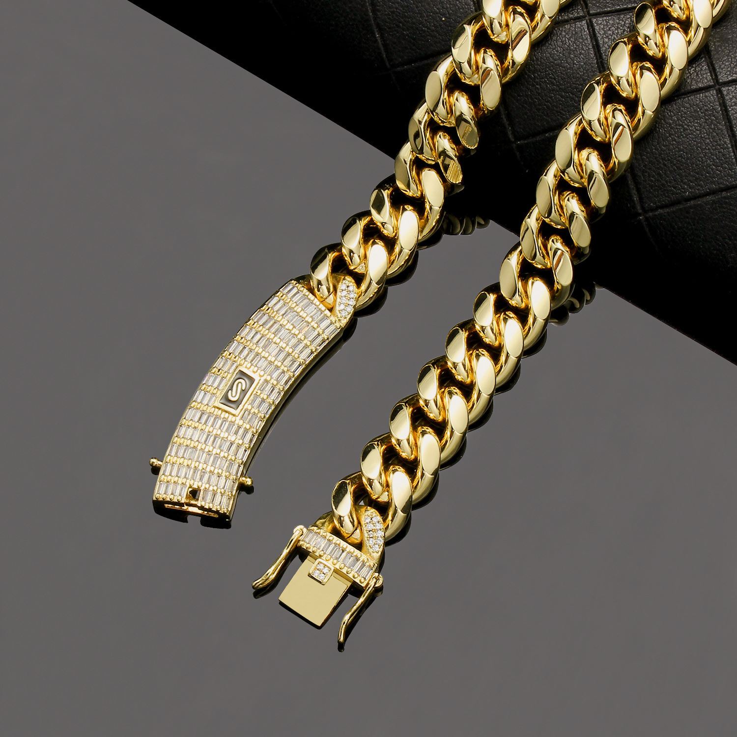 Stainless Steel Gold-plated Cuban-link Chain