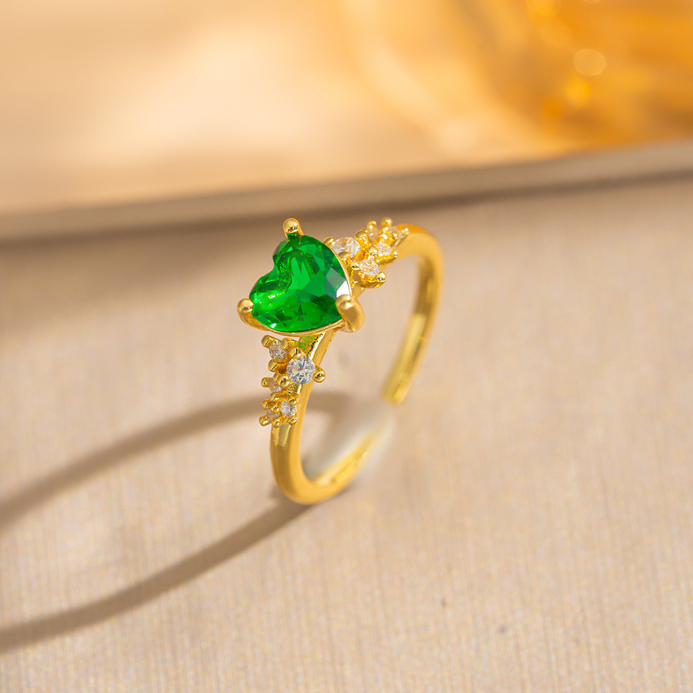 Fashionable Heart-Shaped Zircon Ring