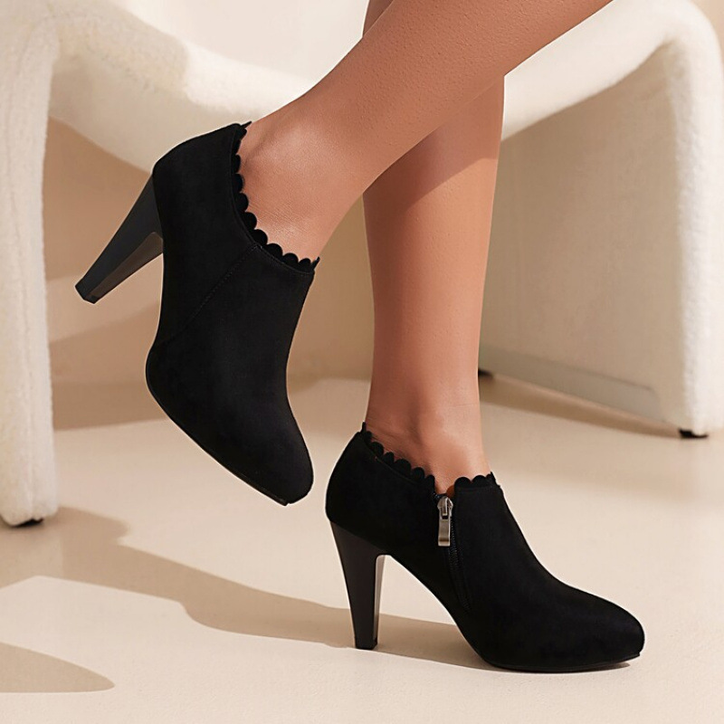 Women's Chunky Heeled Deep-toe Pumps