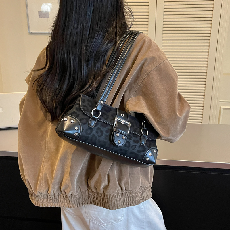https://cf.cjdropshipping.com/quick/product/b5fdb5ef-9911-4068-9ee4-fd0f5354484c.jpg