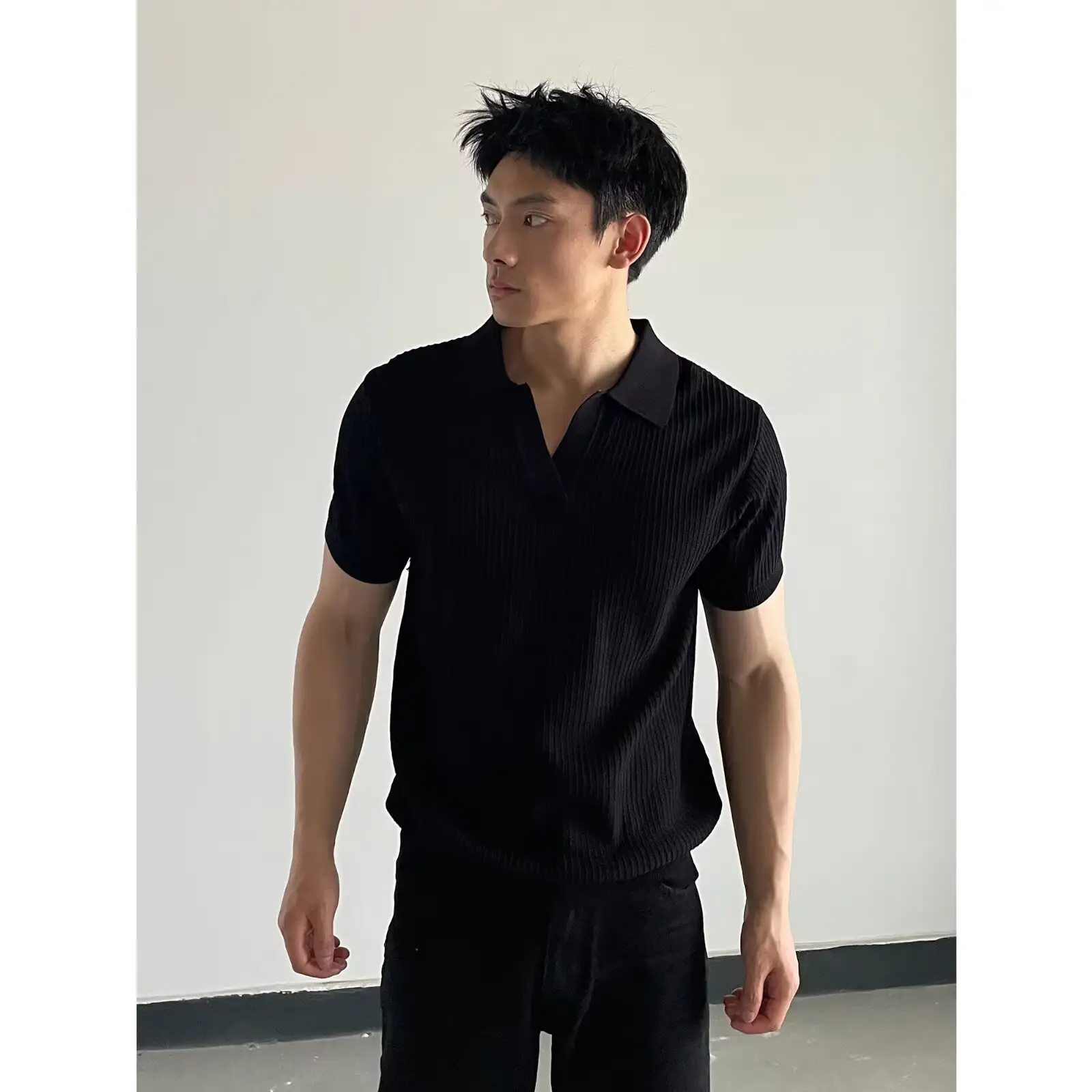 V-neck Slim-fit Lapel-striped Short-sleeve Knit