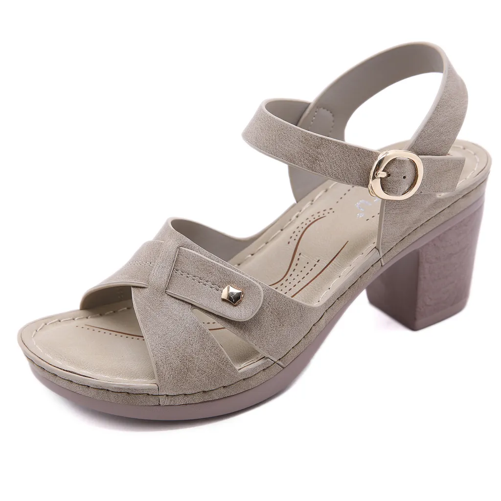 Women's Metal Buckle Stitching Buckle Chunky Heel Comfortable Plus Size Sandals - Apricot