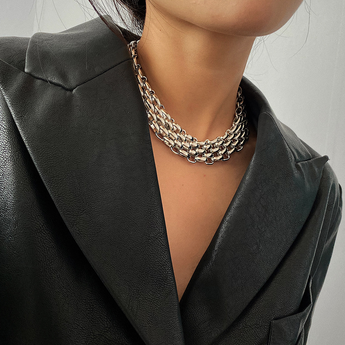 Retro Simple Metal Sweater Chain Necklace For Women