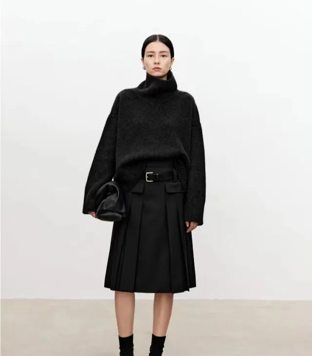 Women's Turtleneck Cashmere Sweater Black - Shop at LoveMi