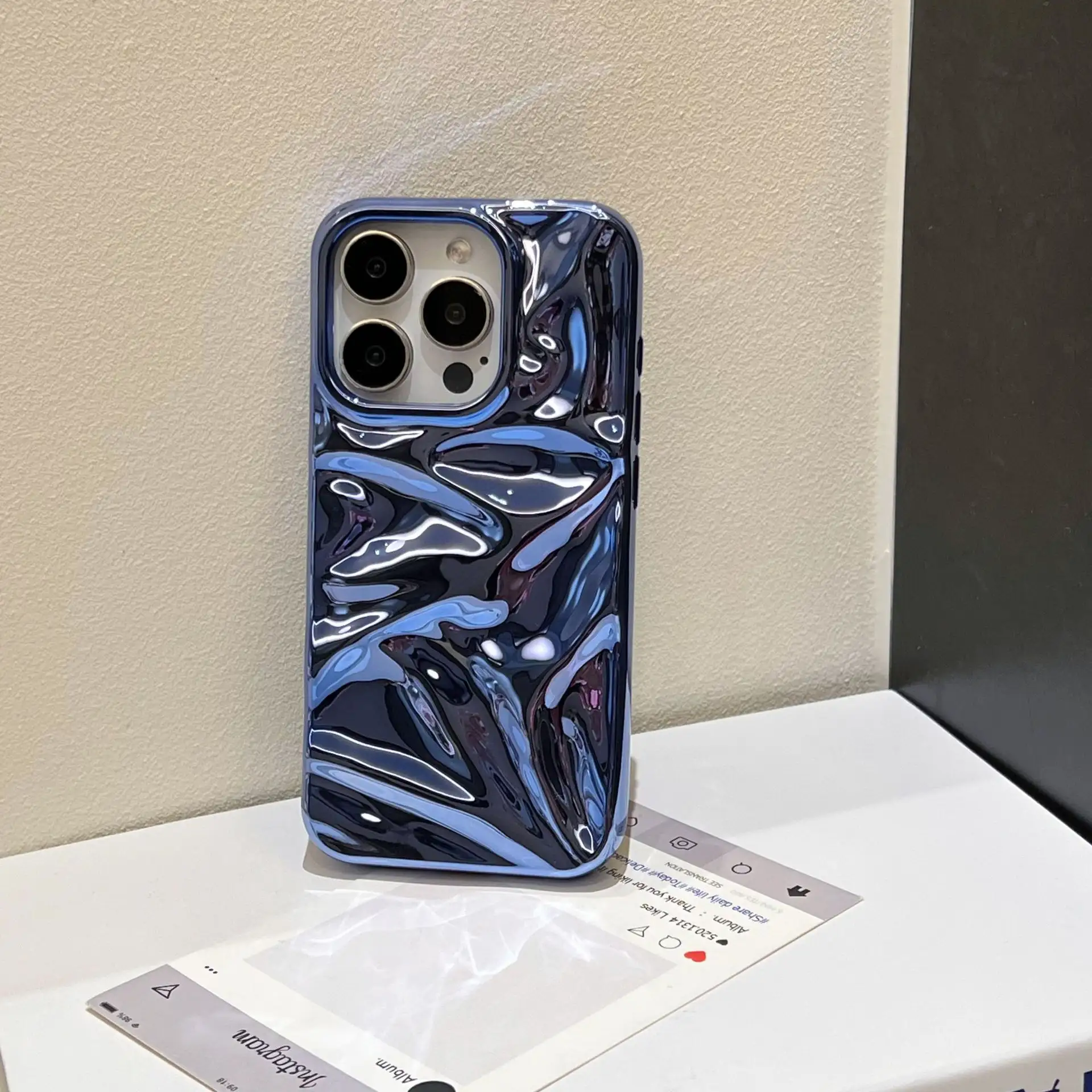 Electroplating Three-dimensional Pleated Phone Case