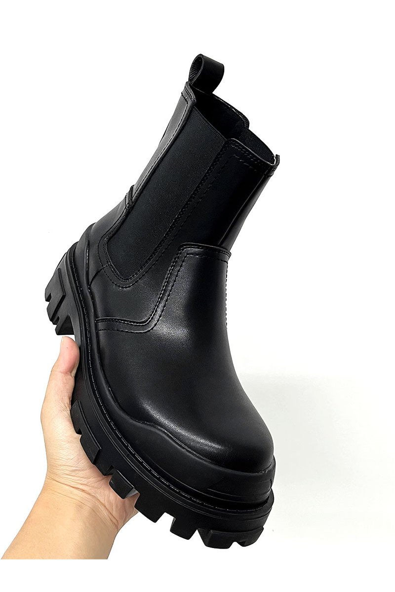 Title 13, British Style Black High-grade Boots