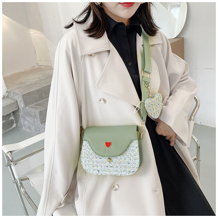 Title 7, All-match woolen woven one-shoulder wide bag sm...