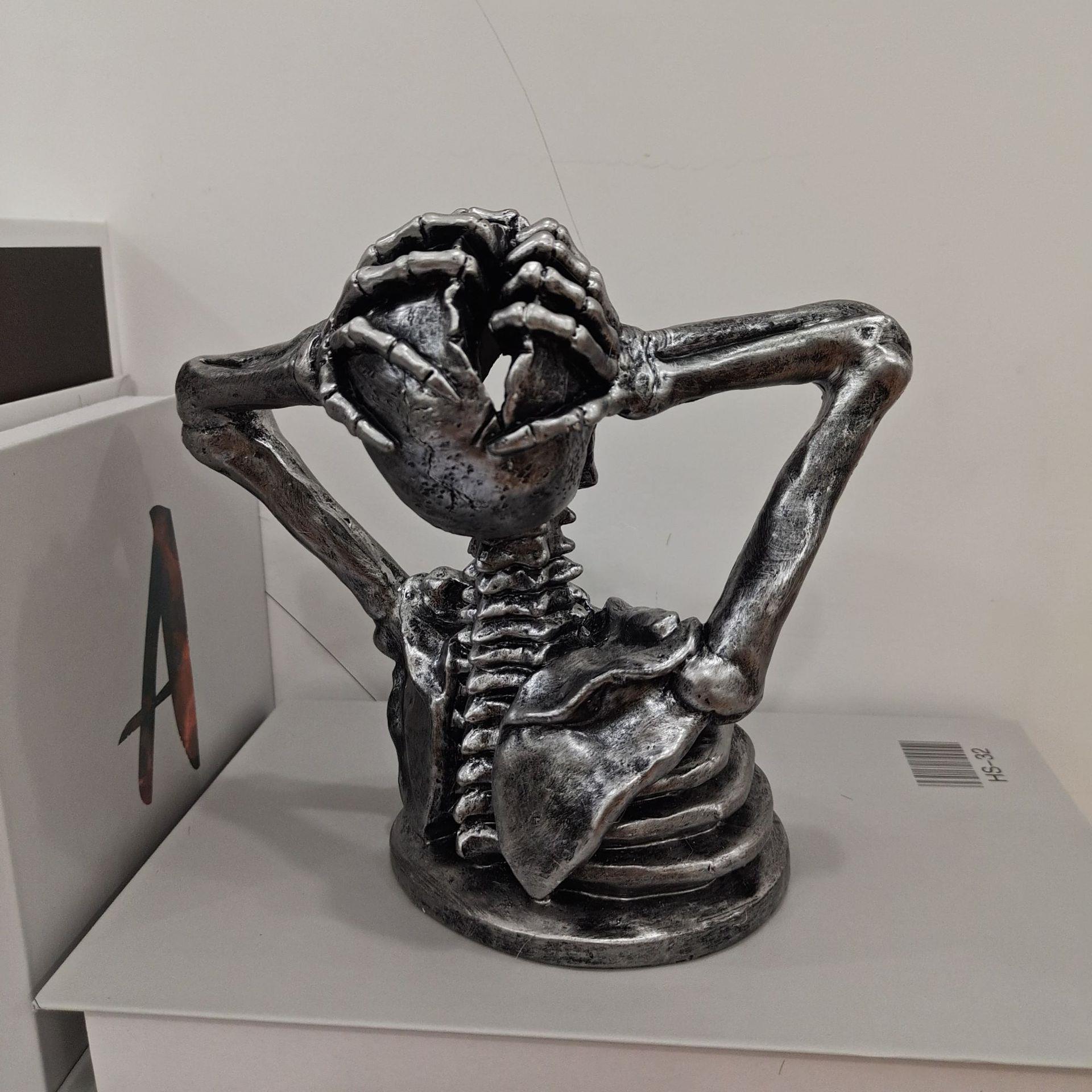 Stylish Skeleton Bust
