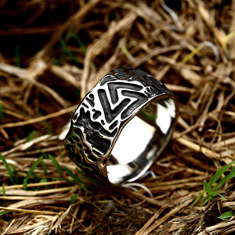 Domineering Men's Stainless Steel Ring Ornament
