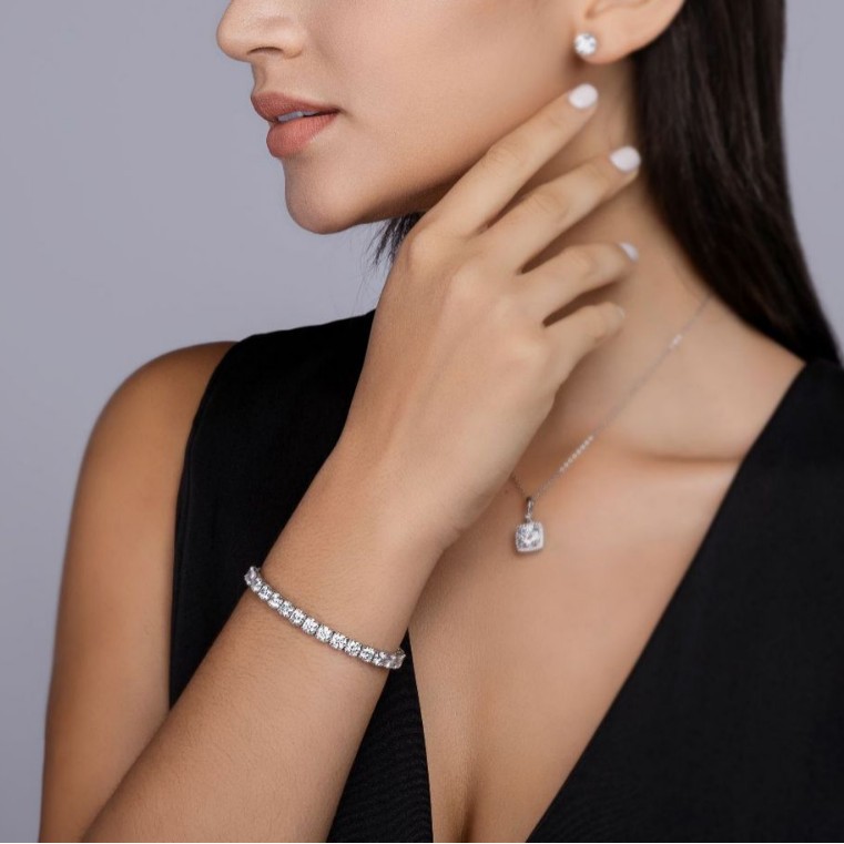 Bracelet en argent S925 et moissanite — Élégance et brillance - image 1
