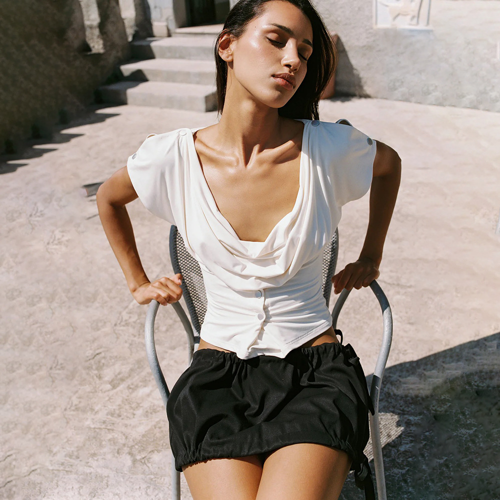 Figure-flattering Button-up Top With A Designer Touch