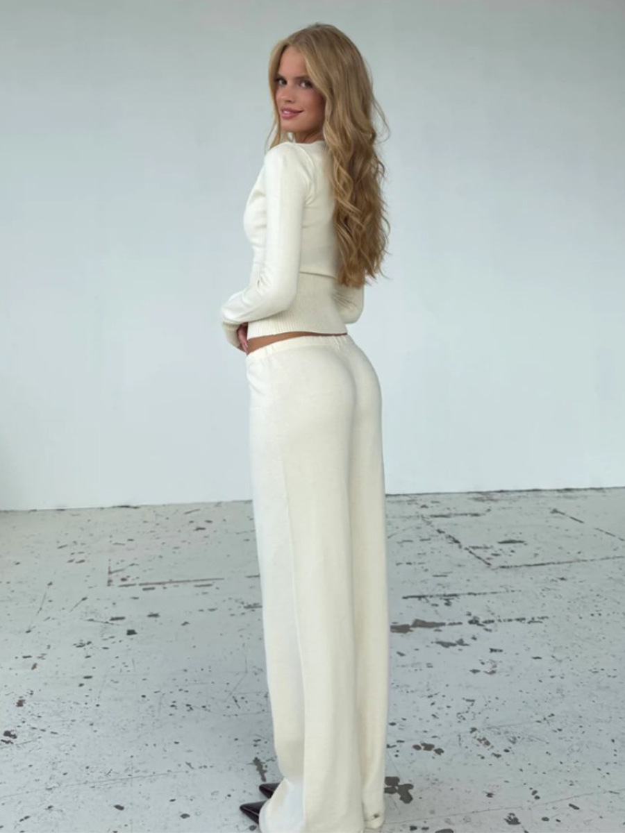 Buy Women's Clothing Online | Buy Trending Dresses for Women