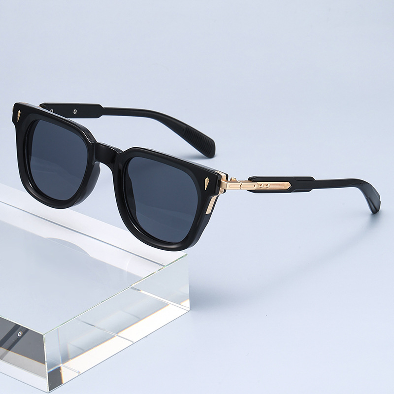 New European And American-style Fashionable Square-frame Metal Punk Sunglasses For Men - Image 1