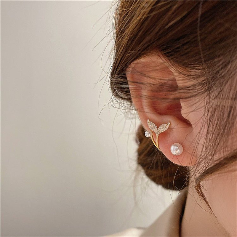 Fishtail Pearl Silver Pin Earrings New Versatile Personality