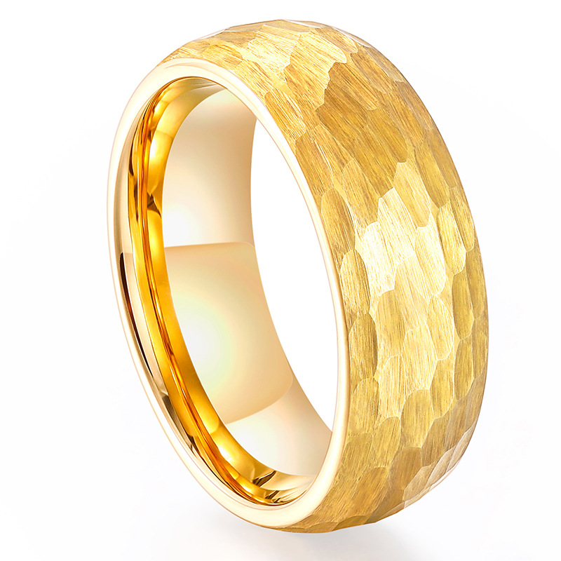 خاتم تنگستن للرجال بنقشة المطرقة العصرية