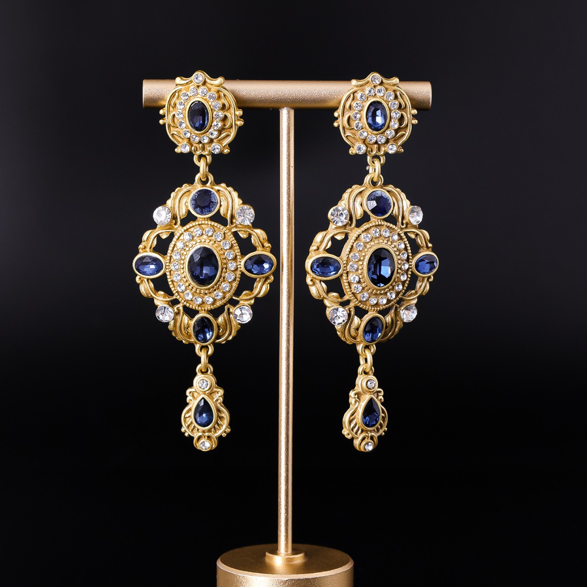 Embossed Texture Earrings Vintage Court Light Luxury Temperament Earrings