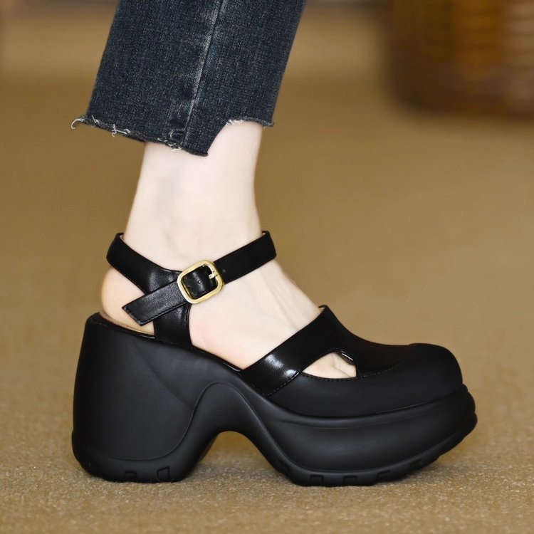 Closed-Toe Thick-Sole Sandals, picture 3 of 4