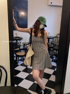 Retro French-style Floral-print Slip Dress