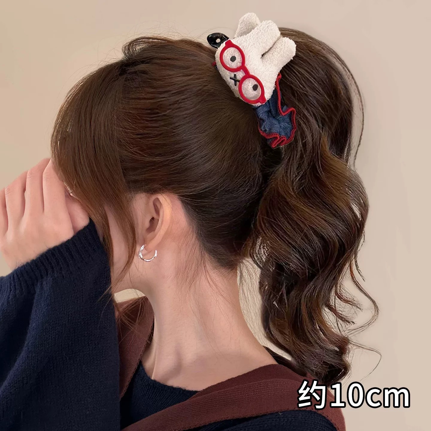 Elegant Sophisticated Bun-style Ponytail Clip For The Back Of The Head