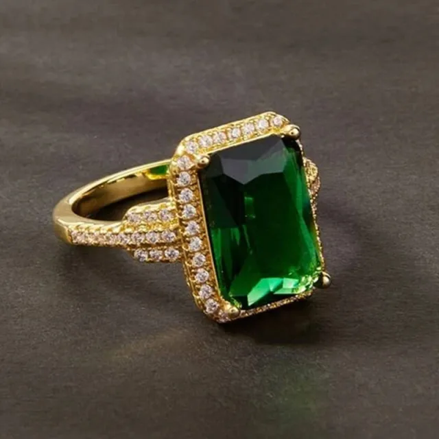 Elegant And Luxurious Ring With A Stylish Q671 Green - Shop at LoveMi