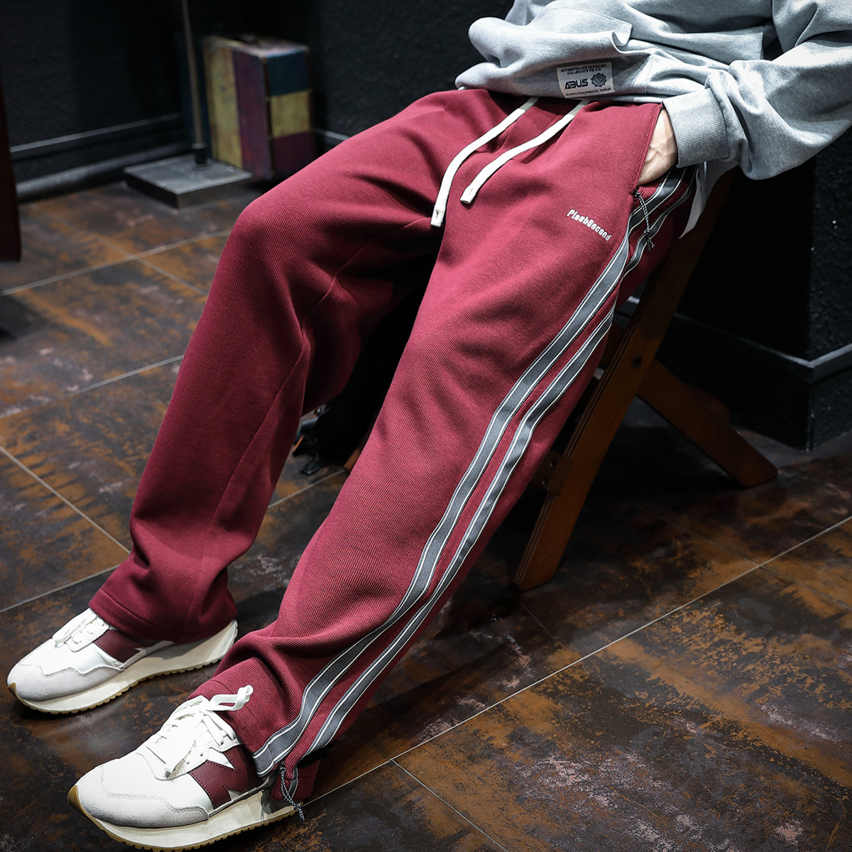 Fleece-lined Thickened Zipper Pocket Straight Sports Pants Men - Image 2