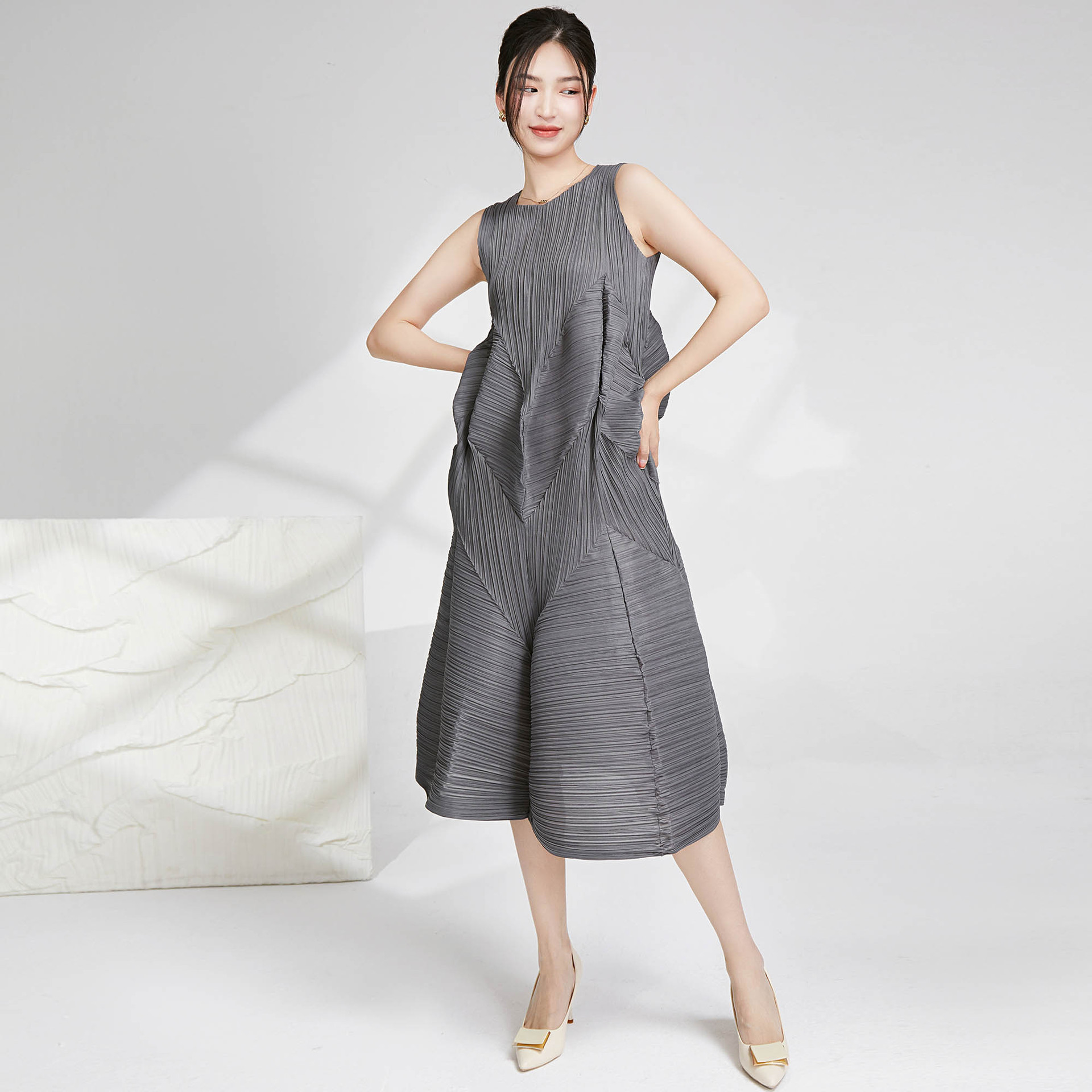 Pleated Dress Loose Slim Fit Sleeveless