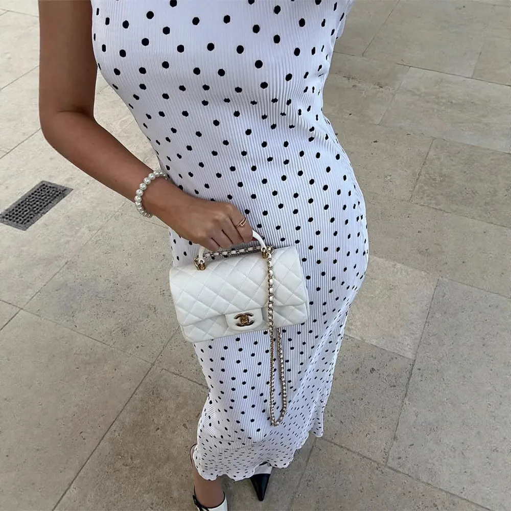 Elegant Vintage Long Dress With A Mock Neck And A Figure-flattering Waistline - Polka Dot-M