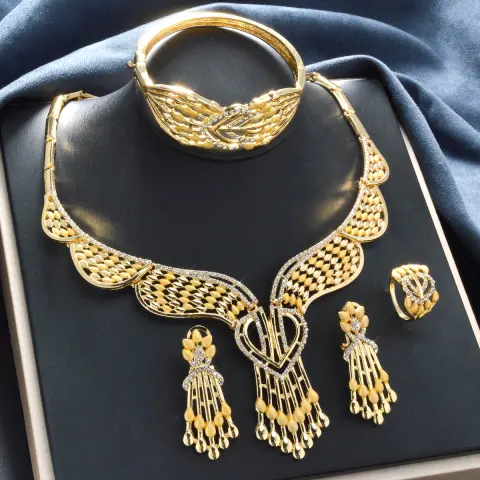 New -style Exaggerated Jewelry