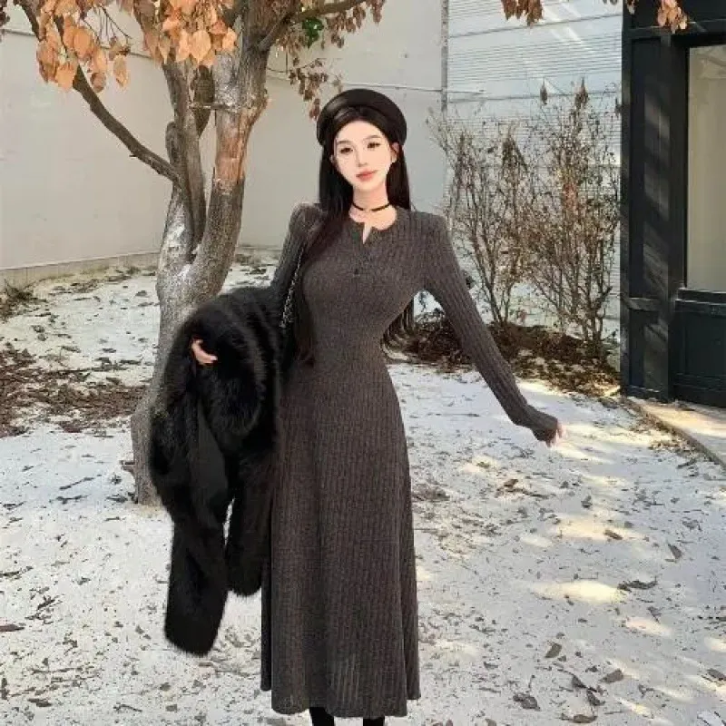 Slim-fit Temperament Pure Color Bottoming Skirt V-neck Knitted French Midi Skirt - Gray