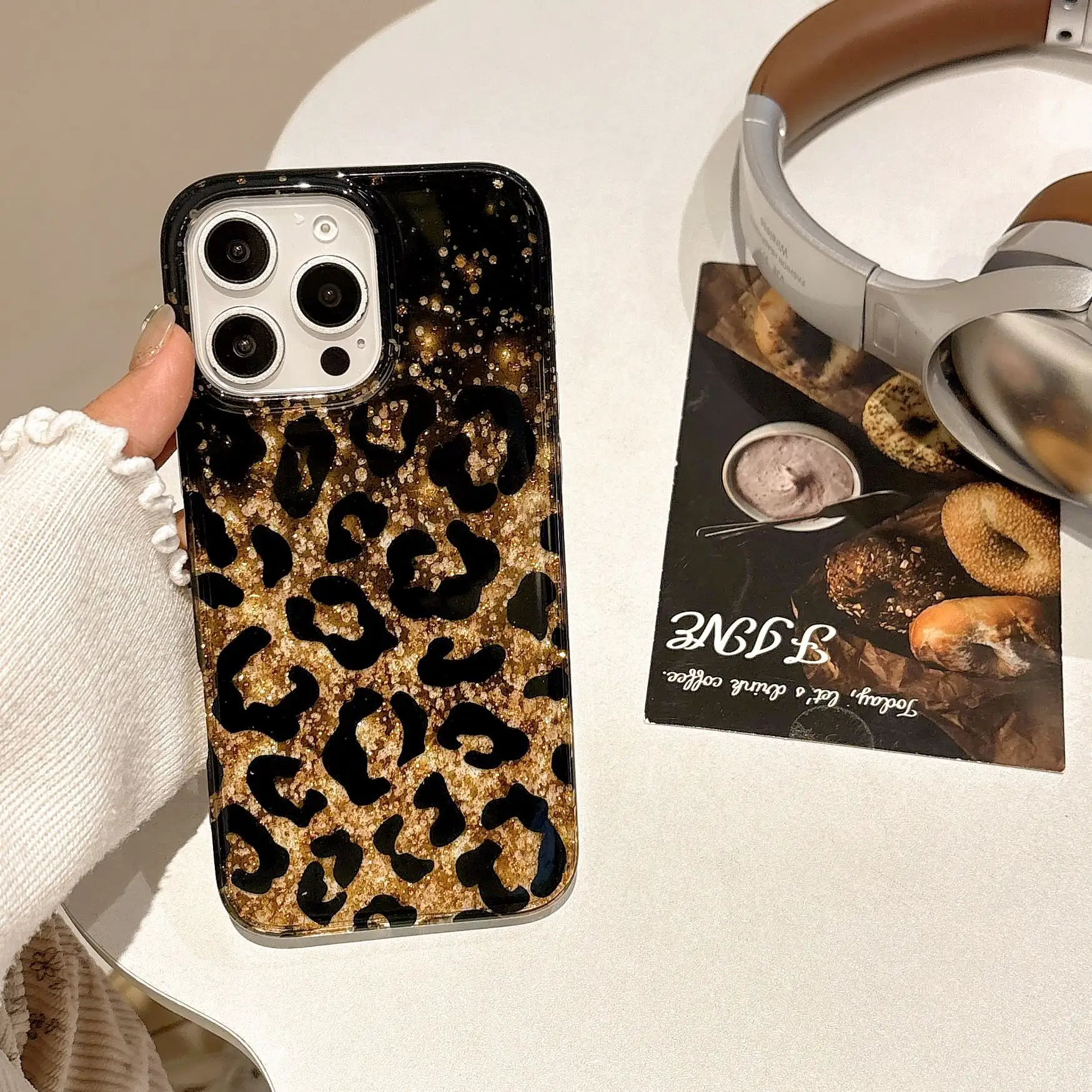 Personalized Hot Girl Leopard Print Drop-resistant Phone Case